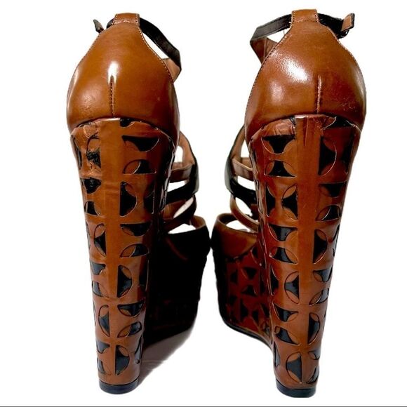 ALAIA Paris Leather Wedge Sandals - Picture 4 of 16